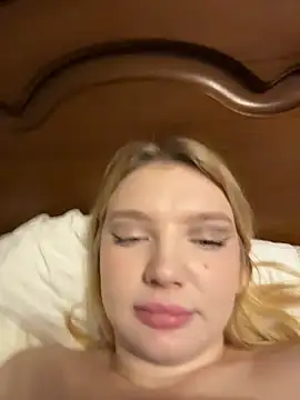 AmmyHot live sex cam