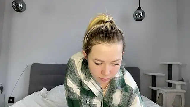 Embersweetbunny live sex cam