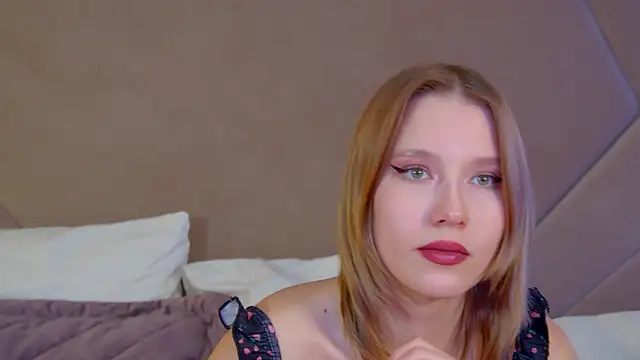 LiliLinn live sex cam