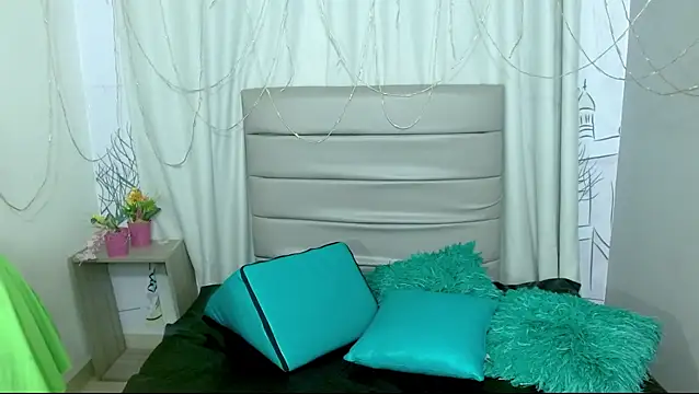 Charlotte_colliins's cam snapshot