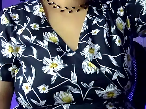 Aaliya02's cam snapshot