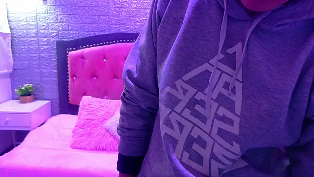 Natalie_loffreda's cam snapshot