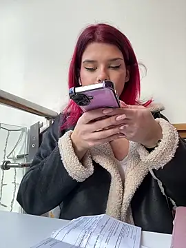 RiriRoseey live sex cam