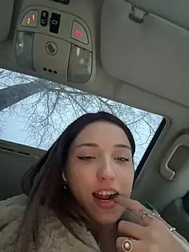 DollyTall's cam snapshot