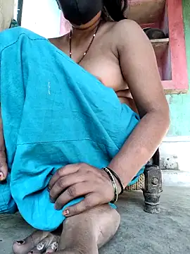 Devi_Chatterjee's cam snapshot