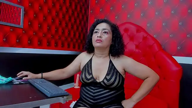 Bianca_Millf's cam snapshot