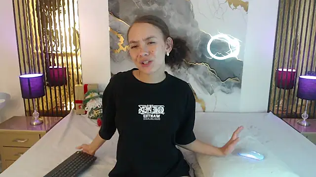 MiticaBrennet_'s cam snapshot