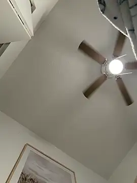 elwhite1996 live sex cam