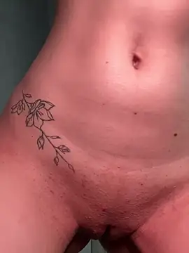 LuxBrunette_'s cam snapshot