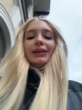 Milkyy_wway's cam snapshot