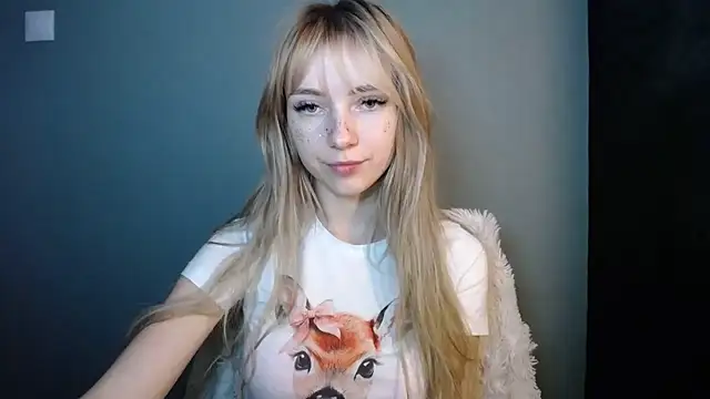 LuciaYoung's cam snapshot