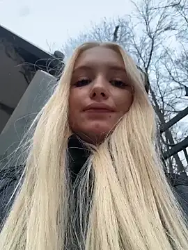 Milkyy_wway's cam snapshot