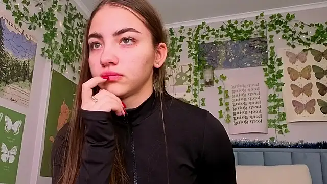 Fit_Brunette_'s cam snapshot