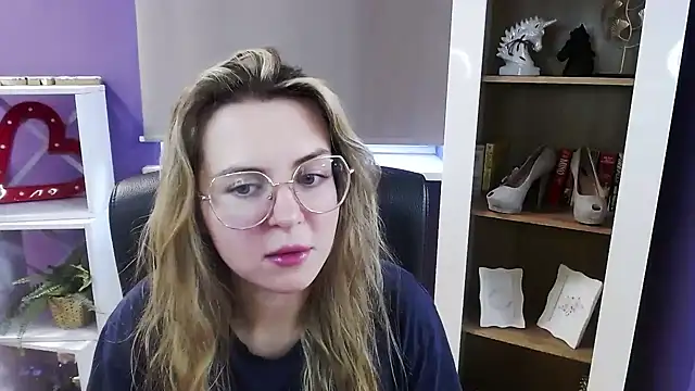 Zoey_Erotic's cam snapshot