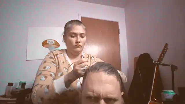 Geeznuts19 live sex cam