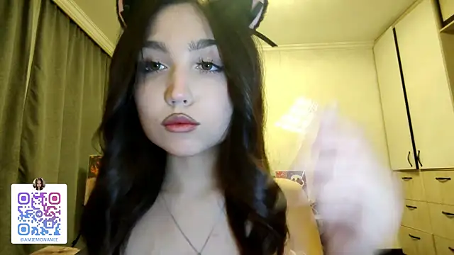 Qwami_Amie live sex cam