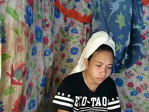 PinaySkinnyGirl live sex cam