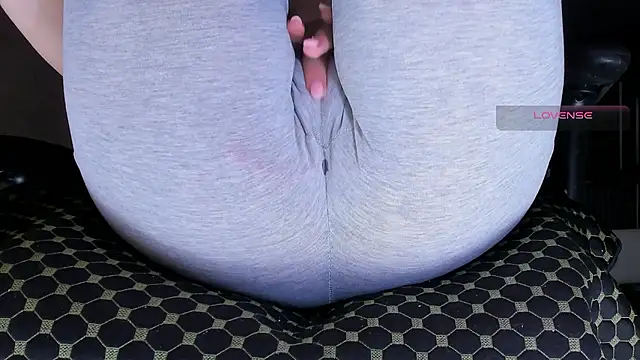 Cameltoe_squirt_inPants live sex cam