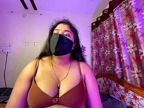 LouleyRanii live sex cam