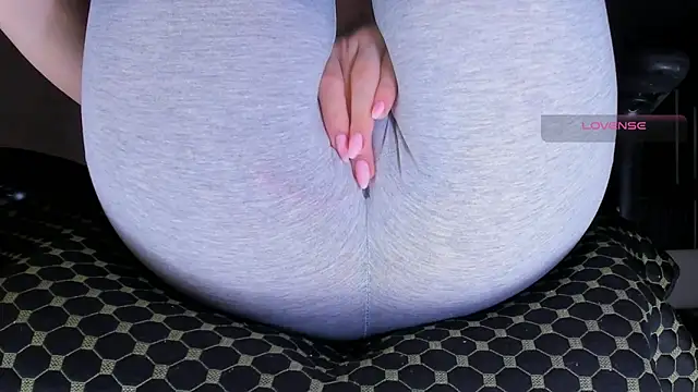 Cameltoe_squirt_inPants's cam snapshot