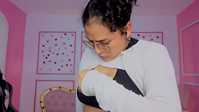 tamara_brown_t's cam snapshot