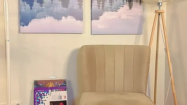 ChristeneMoffet's cam snapshot