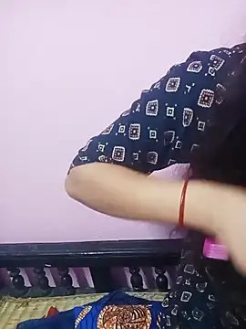 Cute-Simmi live sex cam