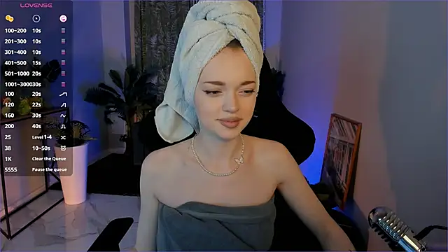 FlexyFox live sex cam