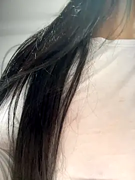 Estefanii- live sex cam