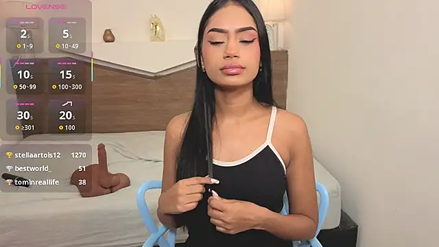 ChloeMoon9 live sex cam