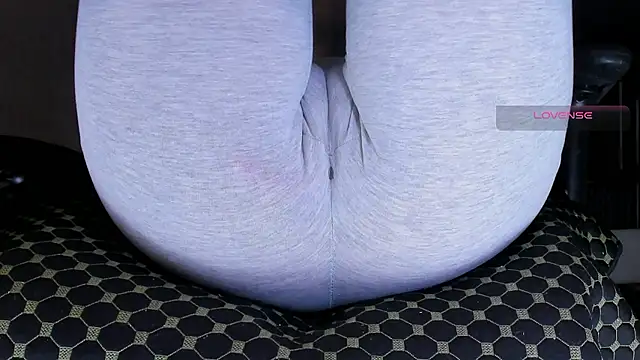 Cameltoe_squirt_inPants's cam snapshot