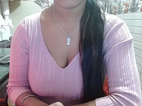 LovingPihu's cam snapshot