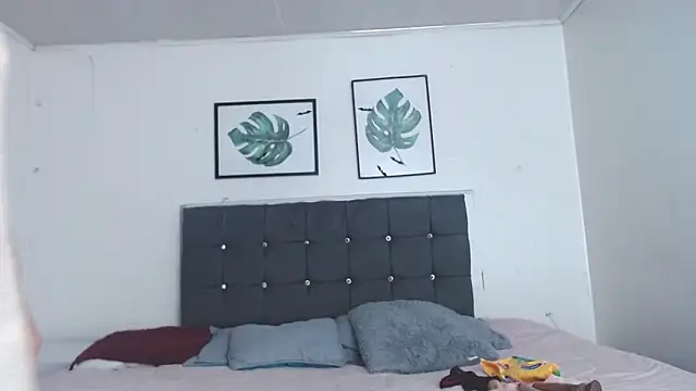 selena_yourmilf live sex cam