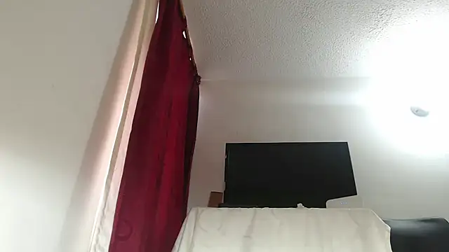 EmmyHornyDirty live sex cam