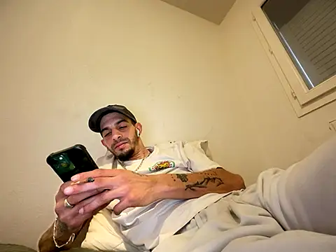 Rebeu313 live sex cam