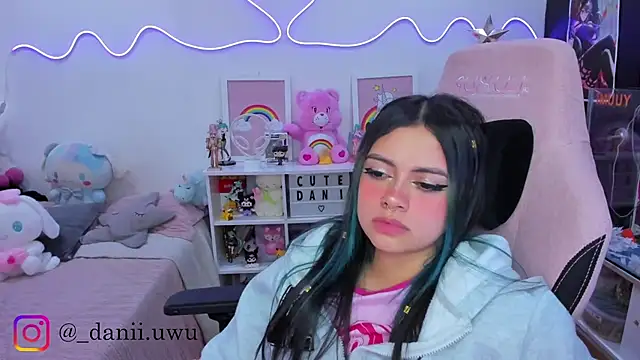 CuteDani_'s cam snapshot