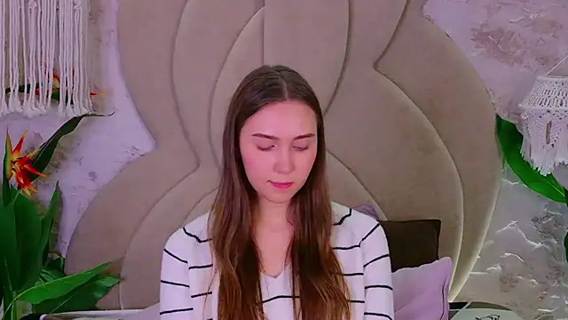 OliviaLay's cam snapshot