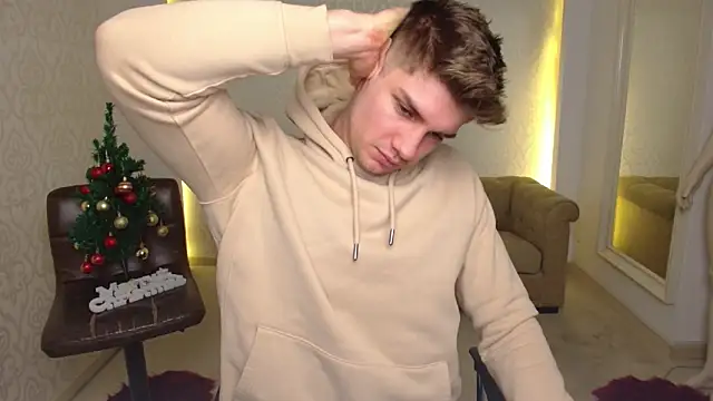 MaxKaiden live sex cam