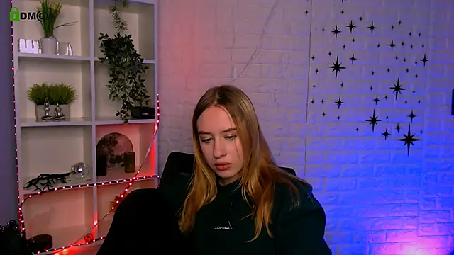 molly_lesser's cam snapshot