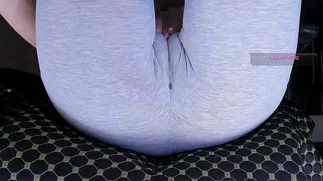 Cameltoe_squirt_inPants's cam snapshot