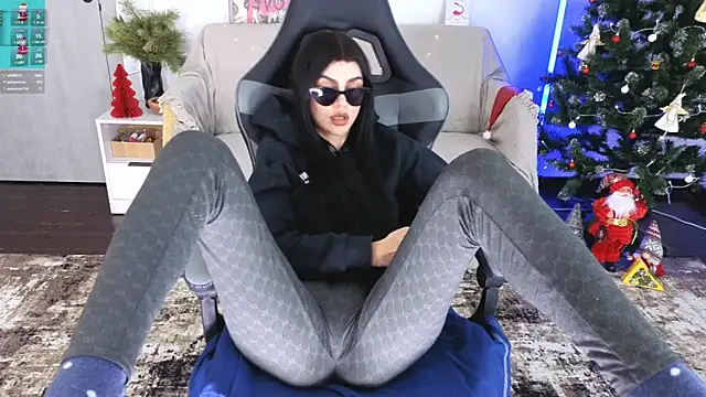 Tiffany_lab's cam snapshot