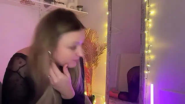 Velvetwitch87's cam snapshot