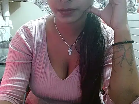 LovingPihu's cam snapshot