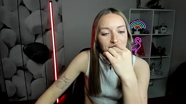 EvelynBlond live sex cam