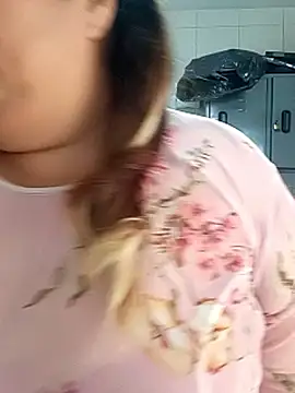 curvy_diva_'s cam snapshot