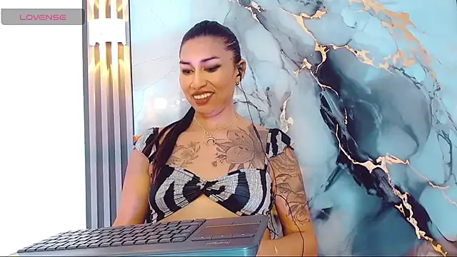 khiara_moretti live sex cam