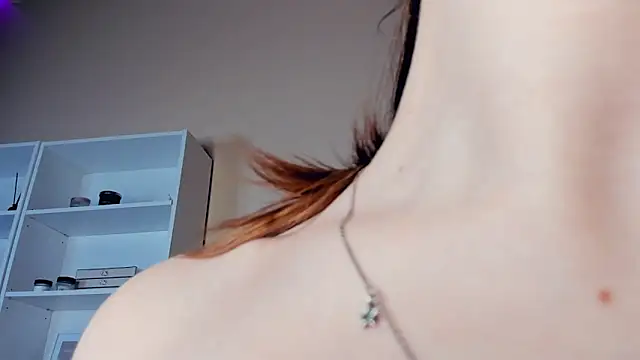 MaliaBourraine live sex cam