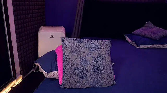 bull_vixen2001 live sex cam