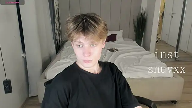 LouieEvans's cam snapshot