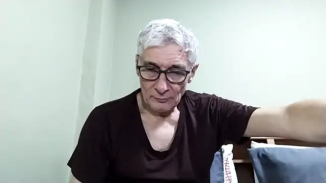 BIGUNCUTHARDCOCK live sex cam